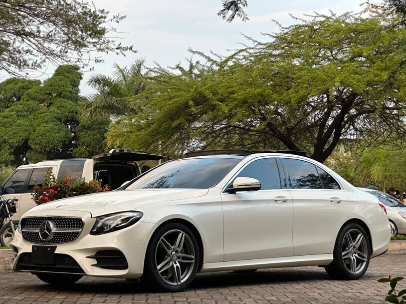 Benz E-Class 2017 Inauzwa Dar es Salaam Tanzania
