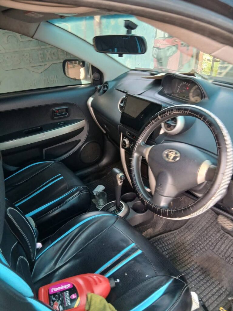 Price Toyota IST 2005 for Sale in Dar es Salaam