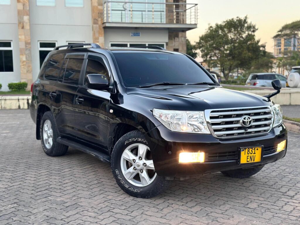 Magari Sokoni Toyota Land Cruiser V8 ya Bei Poa 2010