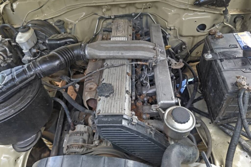 Toyota Land Cruiser 70 Series bei poa sokoni Arusha Tanzania