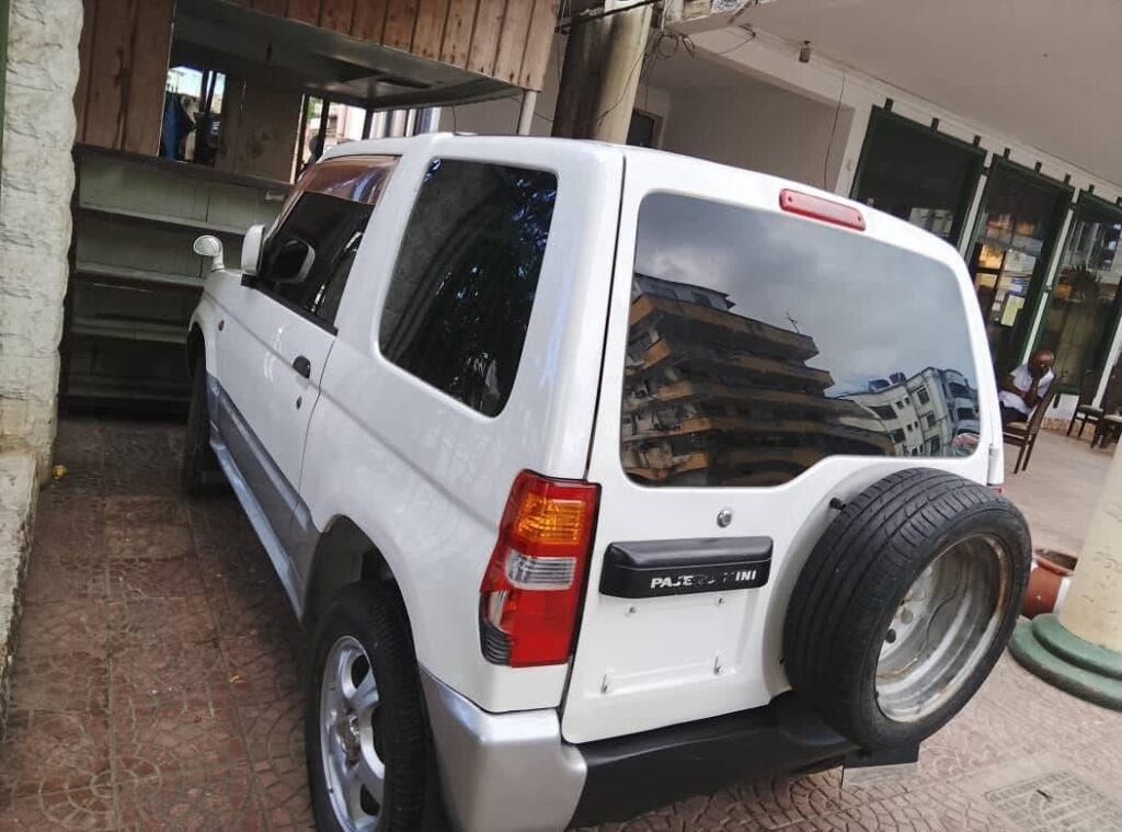 Magari Used Mitsubishi Pajero 2000 Dar es Salaam Tanzania