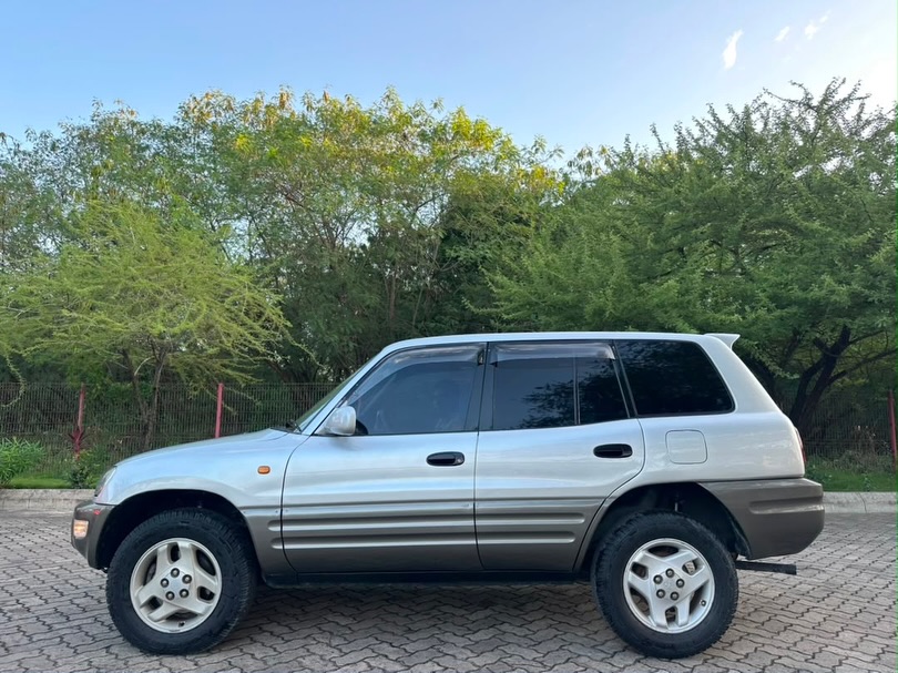 Bei ya Toyota Rav4 1998 Sokoni Dar es Salaam Tanzania
