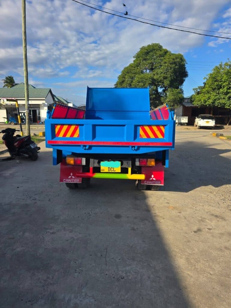 Price Of Mitsubishi Canter 2005 for Sale in Tanzania