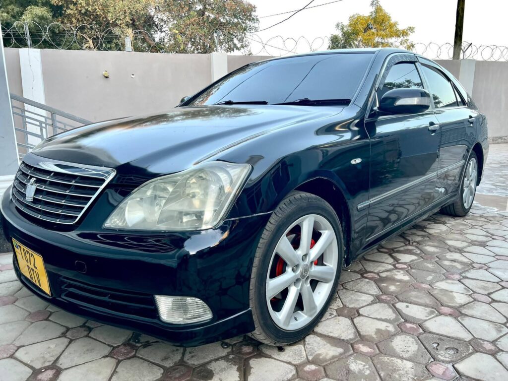 Price Of Toyota Crown 2006 for Sale in Tanzania