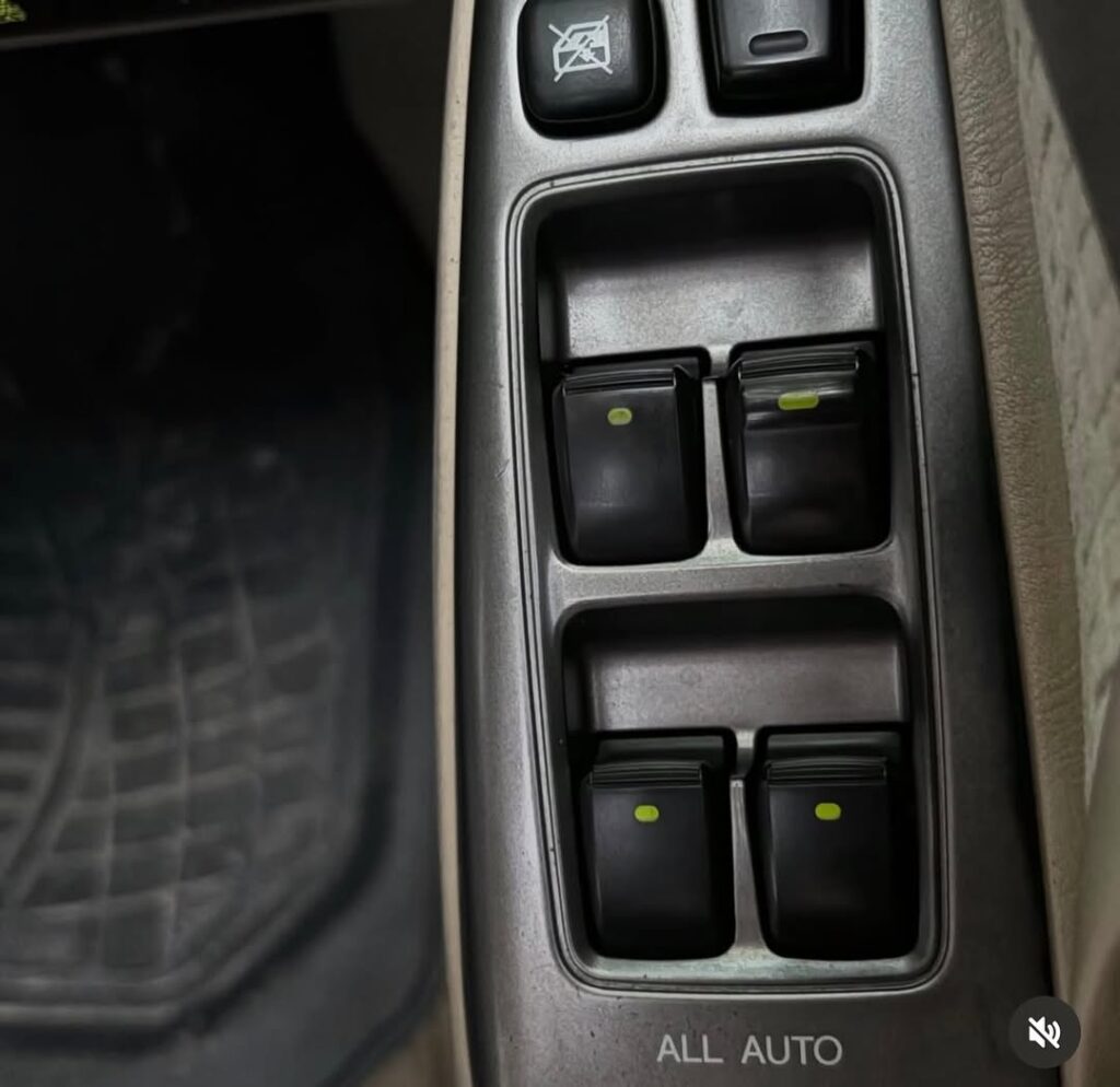 Toyota Land Cruiser Prado 2006 Inauzwa Dar es Salaam Tanzania