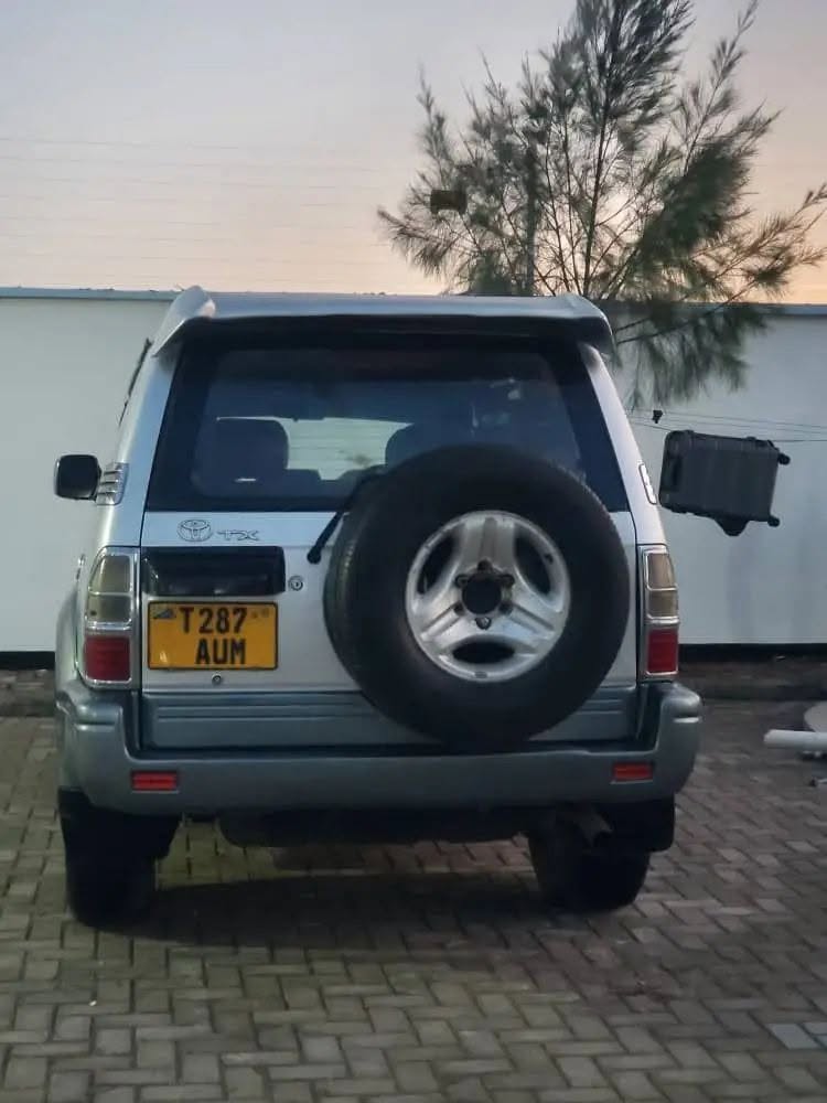 Magari Land Cruiser Prado 1998 lipo Mbeya