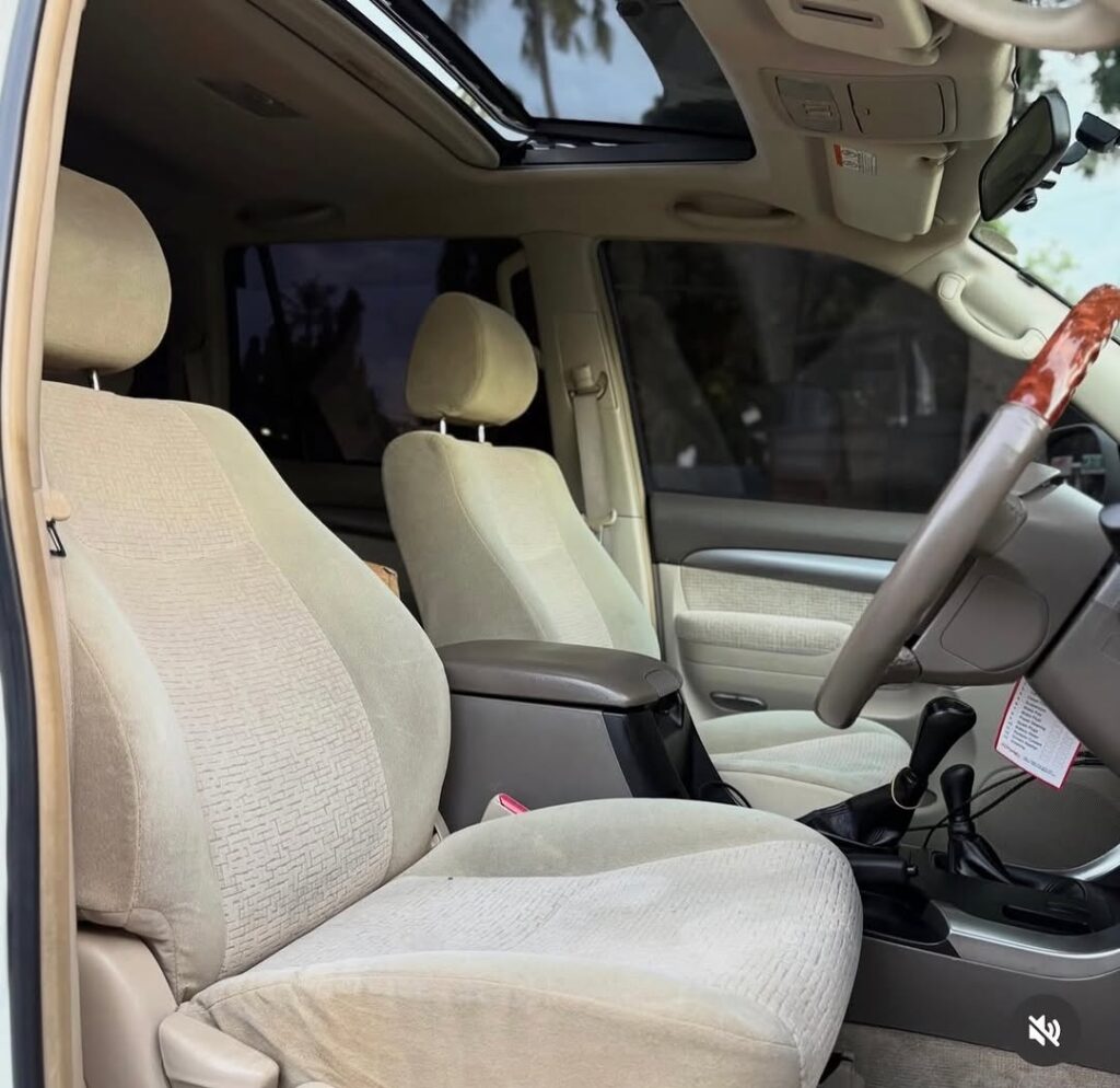 Bei ya Toyota Land Cruiser Prado 2006 Sokoni Dar es Salaam Tanzania