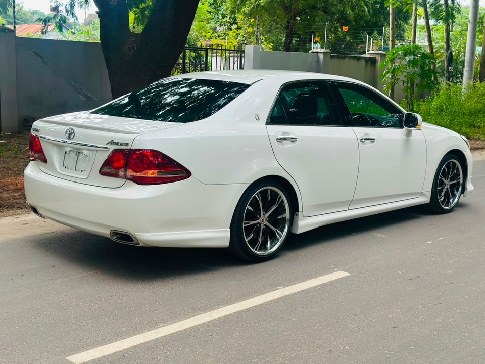 Magari Used Toyota Crown 2009 Dar es Salaam Tanzania