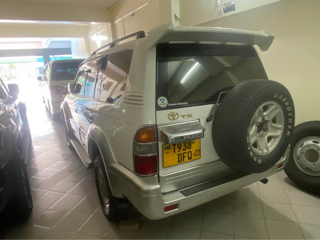 Toyota Land Cruiser Prado bei poa sokoni Tanzania