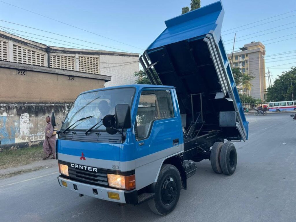 Price Mitsubishi Canter 1987 for Sale in Dar es Salaam