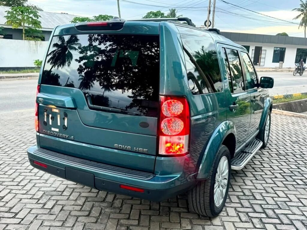 For Sale Land Rover Discovery 4 2013 in Dar es Salaam