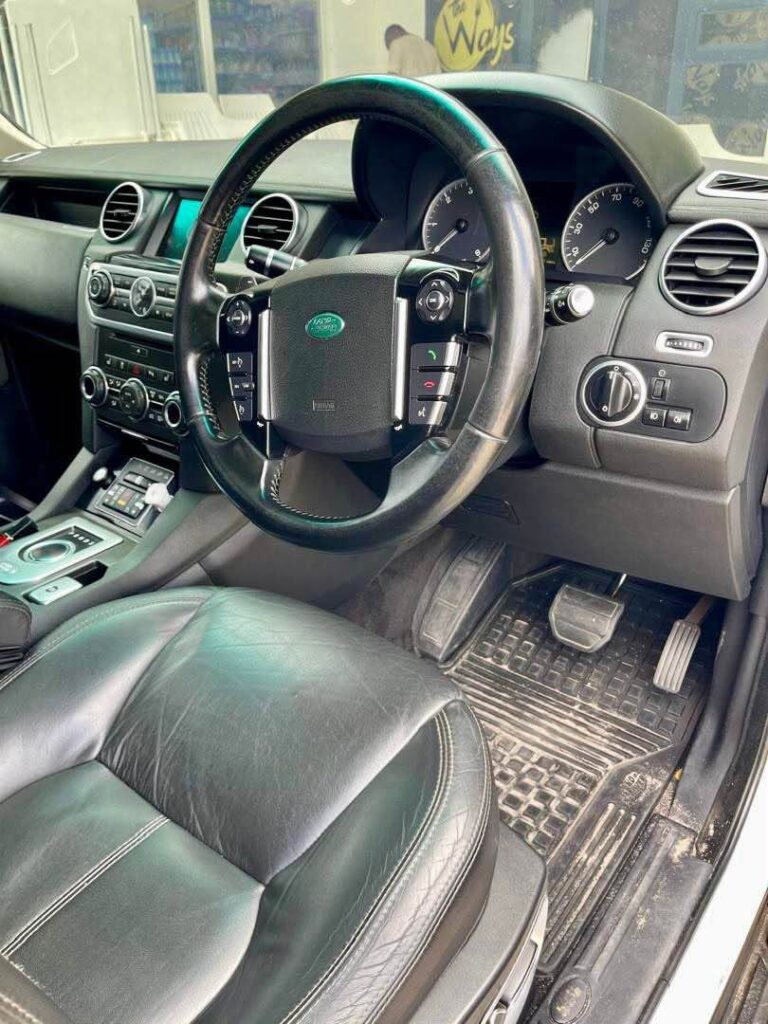 Price Of Land Rover Discovery 4 2013 for Sale in Tanzania