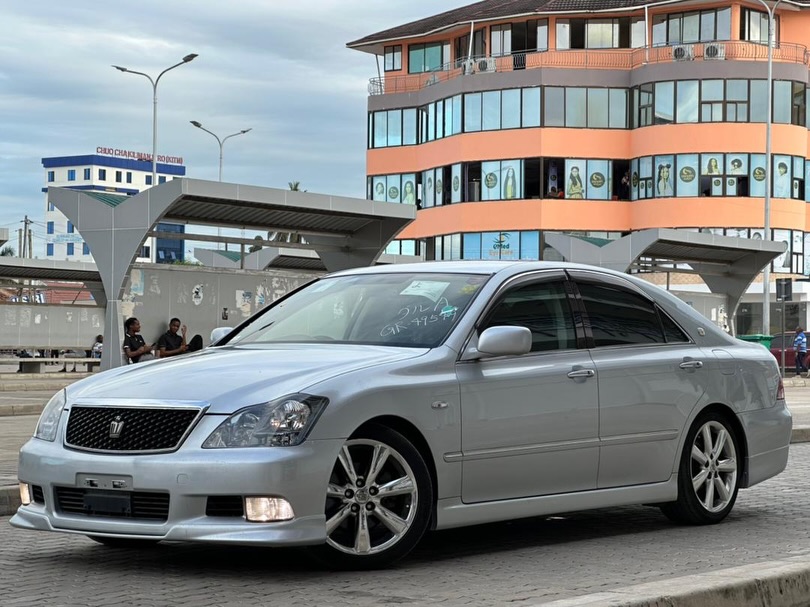 Bei ya Toyota Crown 2006 Sokoni Dar es Salaam Tanzania