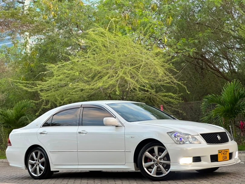 Used Toyota Crown 2006 for Sale in Dar es Salaam