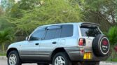 Magari Sokoni Toyota Rav4 ya Bei Poa 1998