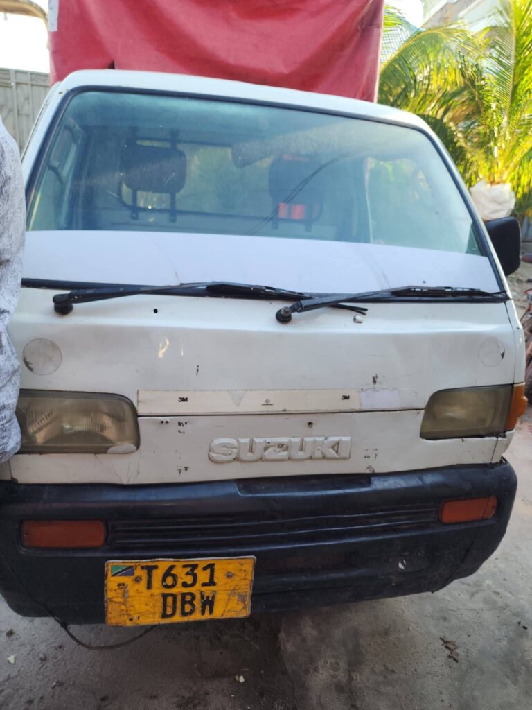 Suzuki Carry bei poa sokoni Dar es Salaam Tanzania