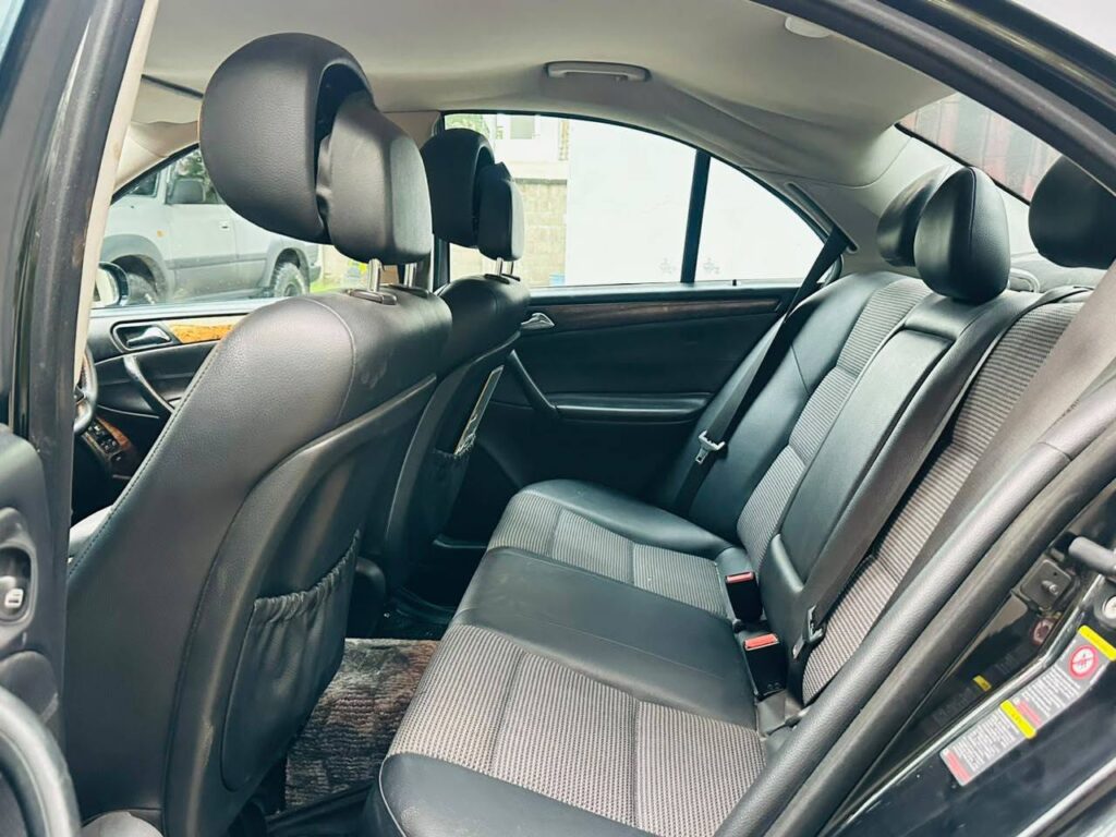 Price Benz C-Class 2007 for Sale in Dar es Salaam