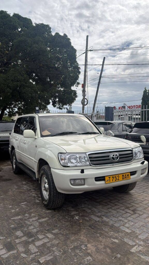 Used Toyota Land Cruiser V8 2003 for Sale in Dar es Salaam
