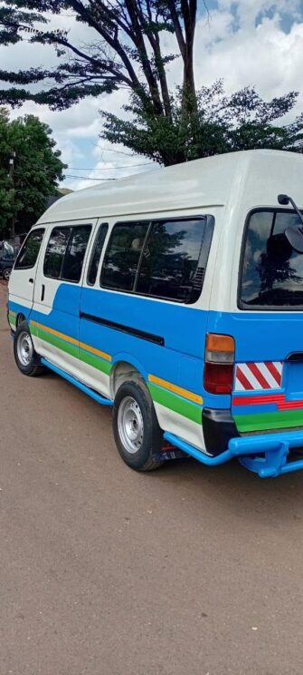 Bei Ya Toyota Hiace 1998 Sokoni Dar es Salaam Tanzania