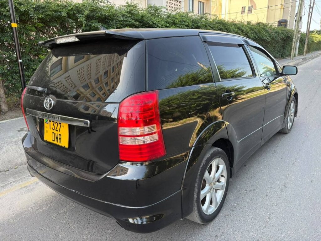 Toyota Wish bei poa sokoni Dar es Salaam Tanzania