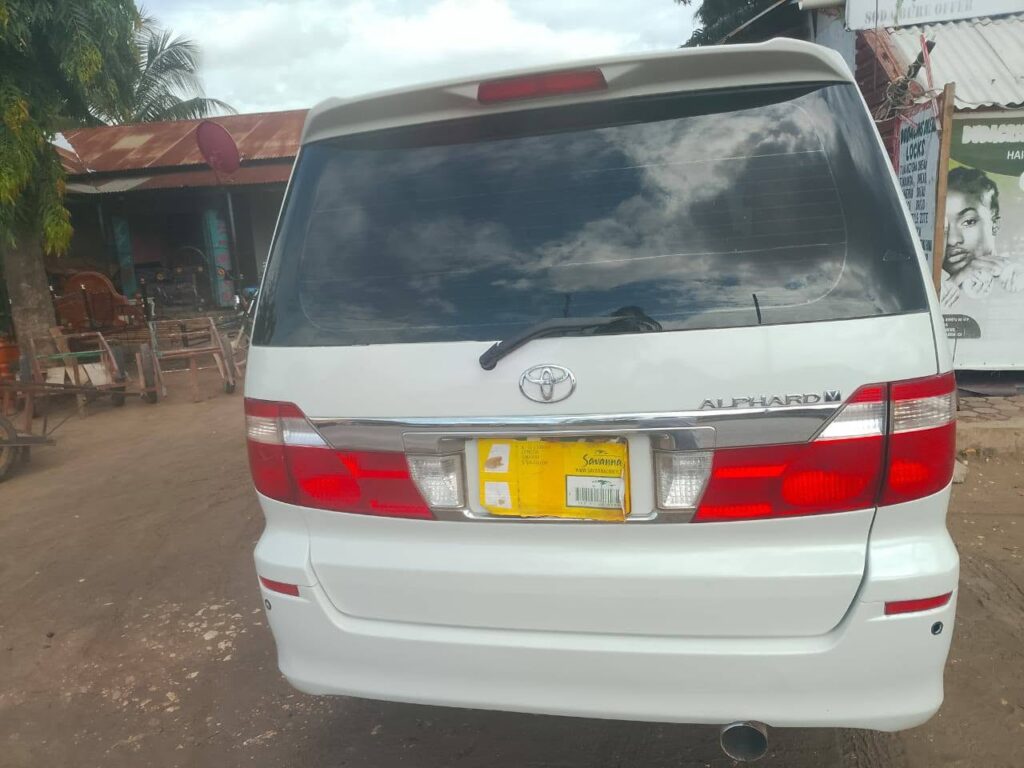 Price Of Toyota Alphard 2005 for Sale in Tanzania