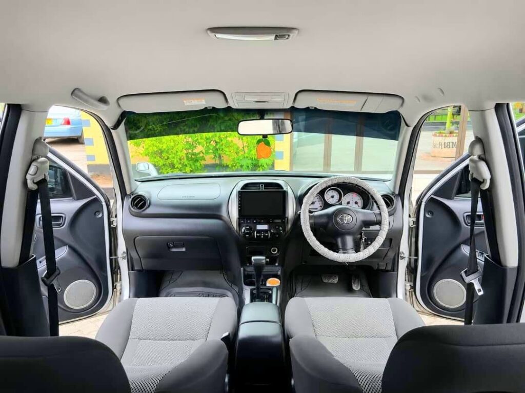 Magari Used Toyota Rav4 2004 Dar es Salaam Tanzania
