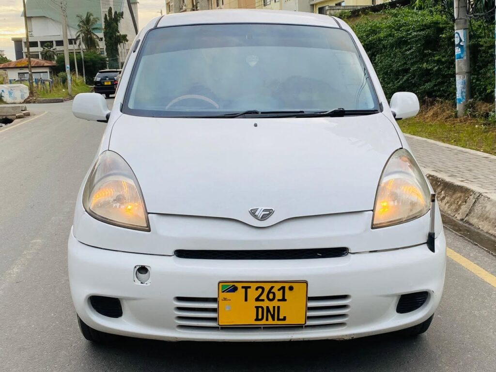 Price Toyota Funcargo 2003 for Sale in Dar es Salaam