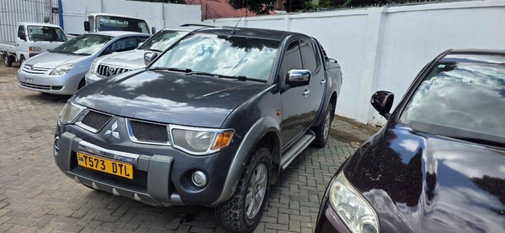 Magari Sokoni Mitsubishi L200 ya Bei Poa 2007