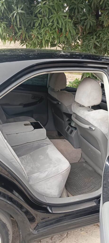 Price Toyota Crown 2006 for Sale in Dar es Salaam