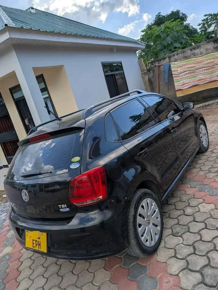 Magari Sokoni Volkswagen Polo ya Bei Poa 2012