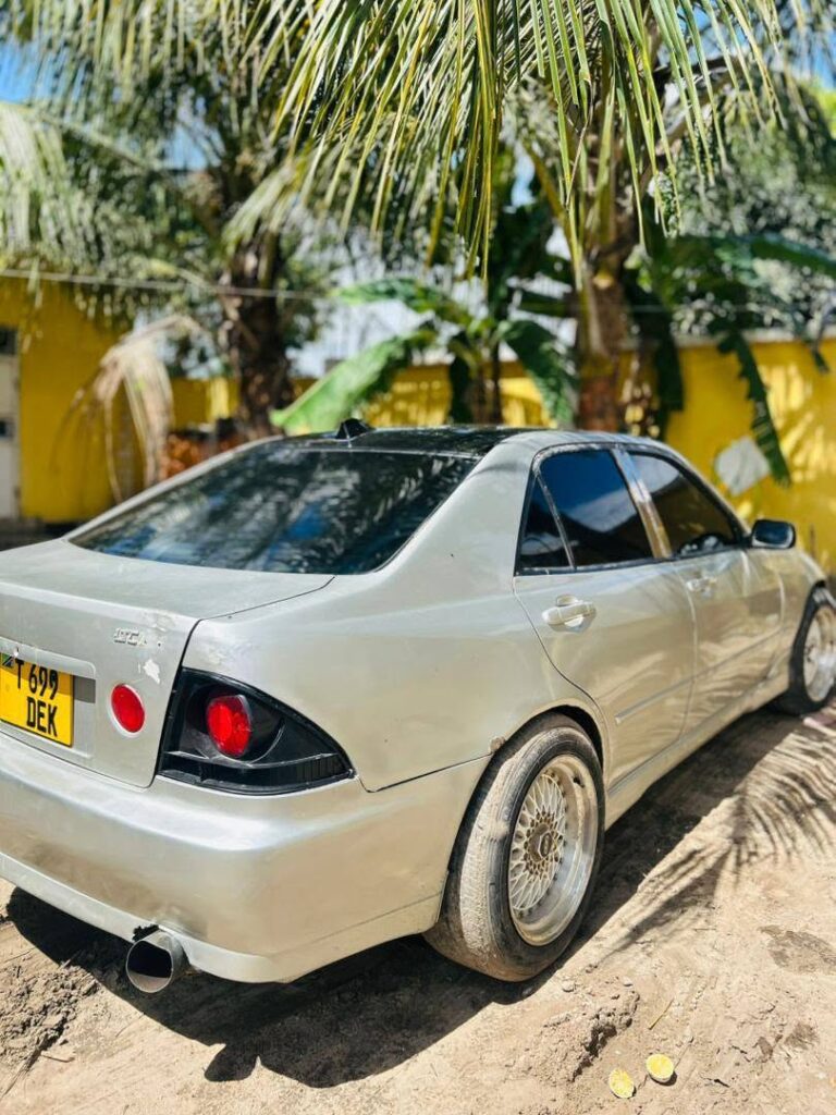 Price Of Toyota Altezza 2002 for Sale in Tanzania
