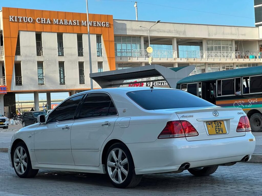 Bei ya Toyota Crown 2006 Sokoni Dar es Salaam Tanzania