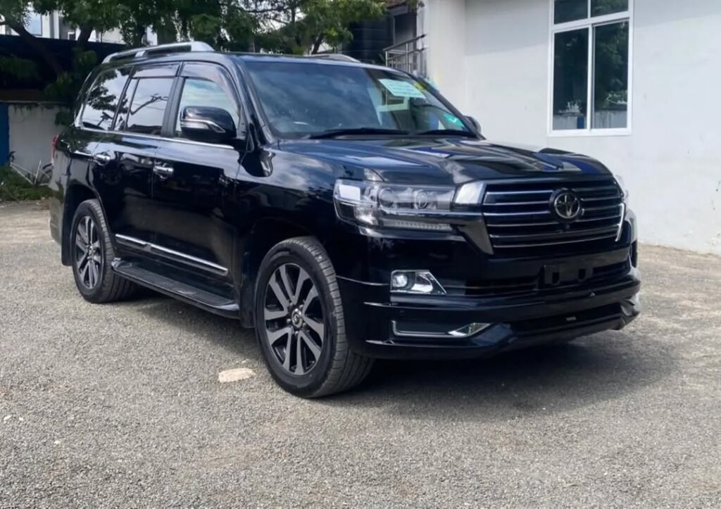 Buy Toyota Land Cruiser V8 2017 for Sale in Dar es Salaam
