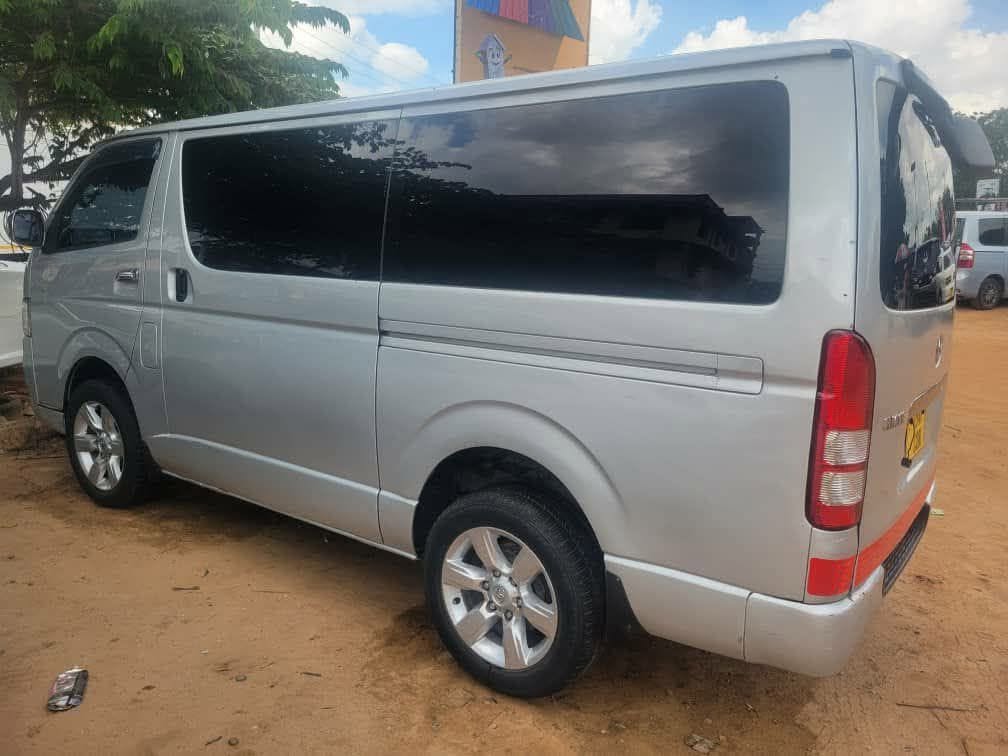 Magari Hiace 2010 lipo Dodoma