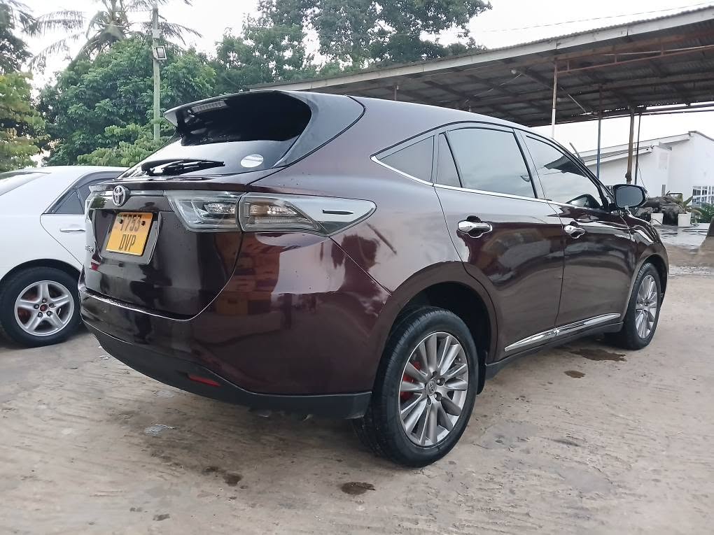 Toyota Harrier bei poa sokoni Dar es Salaam Tanzania