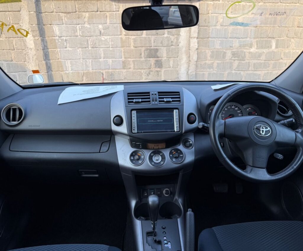 Magari Rav4 2005 lipo Dar es Salaam