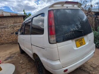 Bei Ya Toyota Noah 2000 Sokoni Mbeya Tanzania