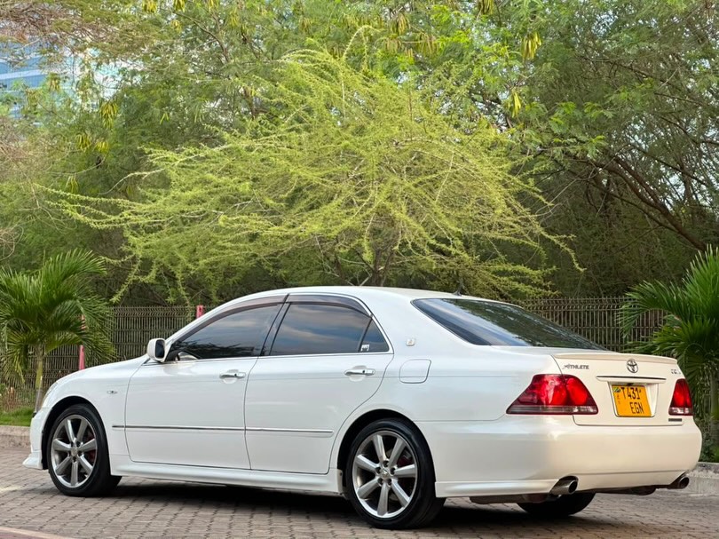 Price Of Toyota Crown 2006 for Sale in Tanzania