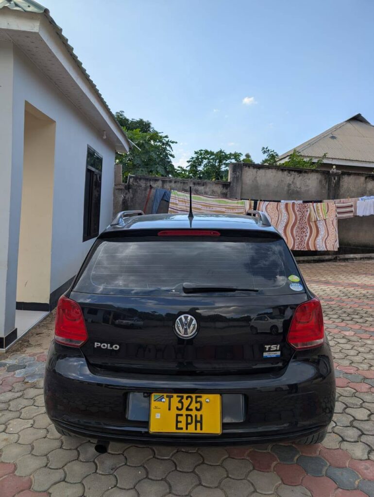Magari Sokoni Volkswagen Polo ya Bei Poa 2014