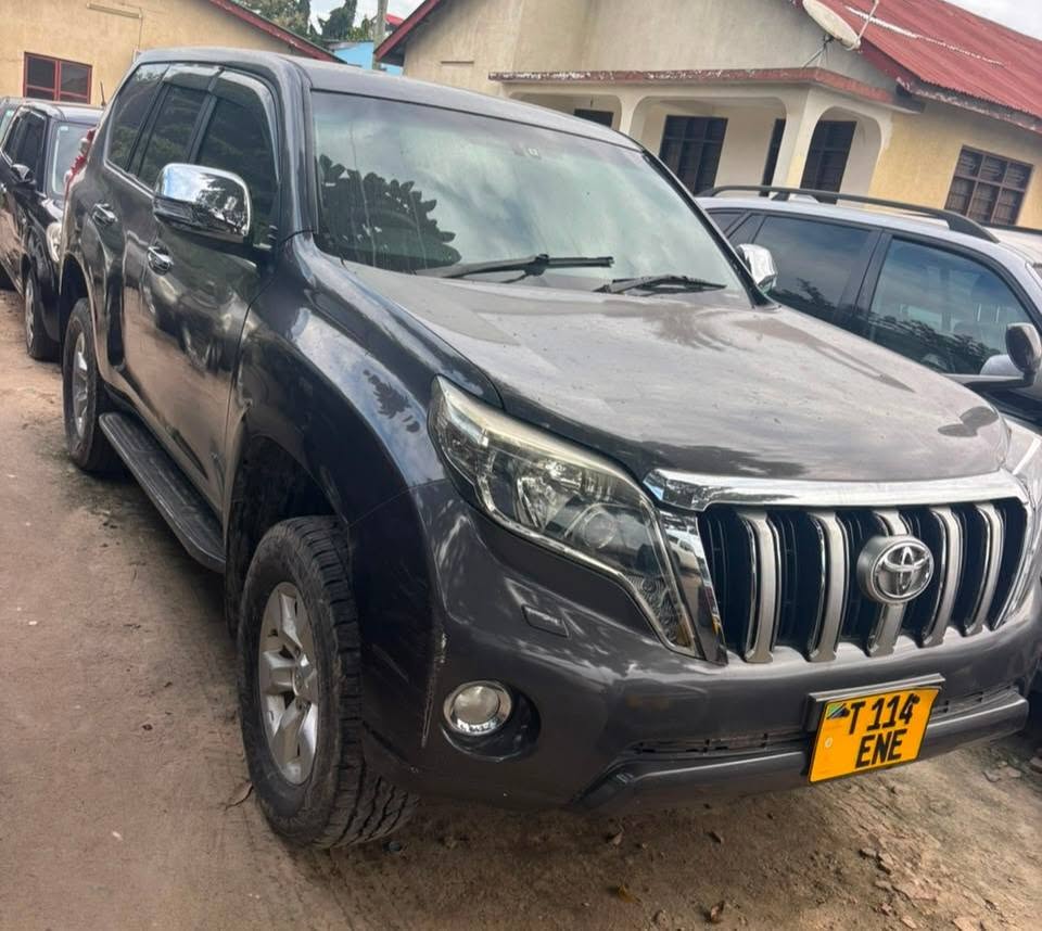 Magari Land Cruiser Prado 2014 lipo Dar es Salaam