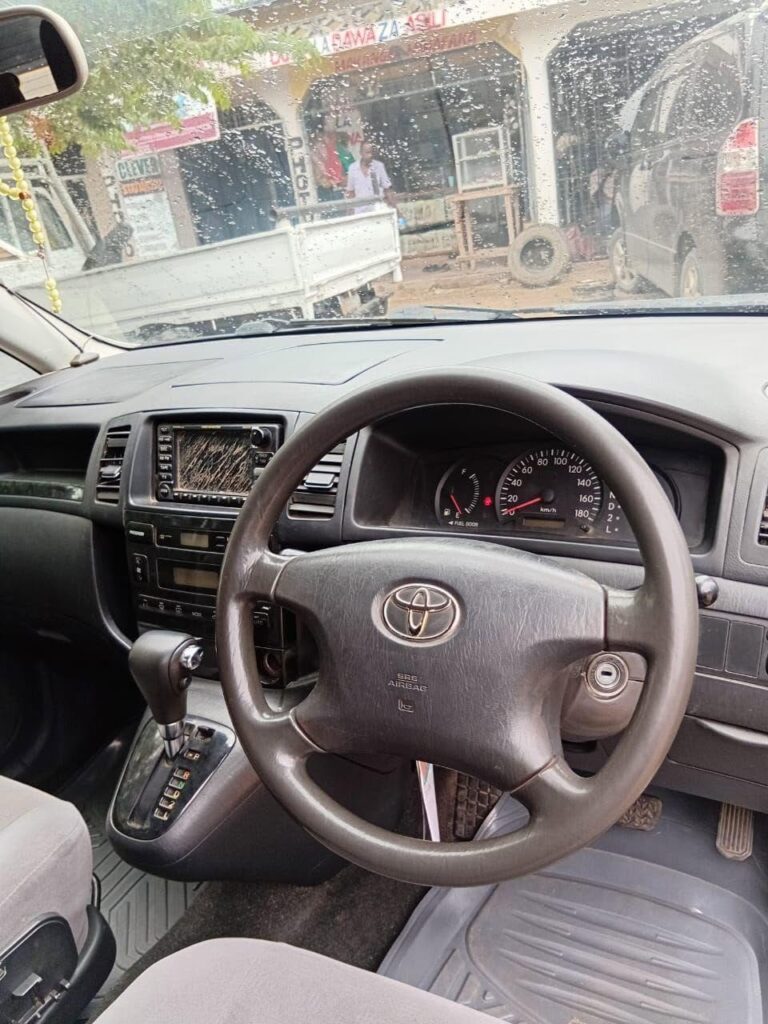 Magari Spacio 2004 lipo Dar es Salaam