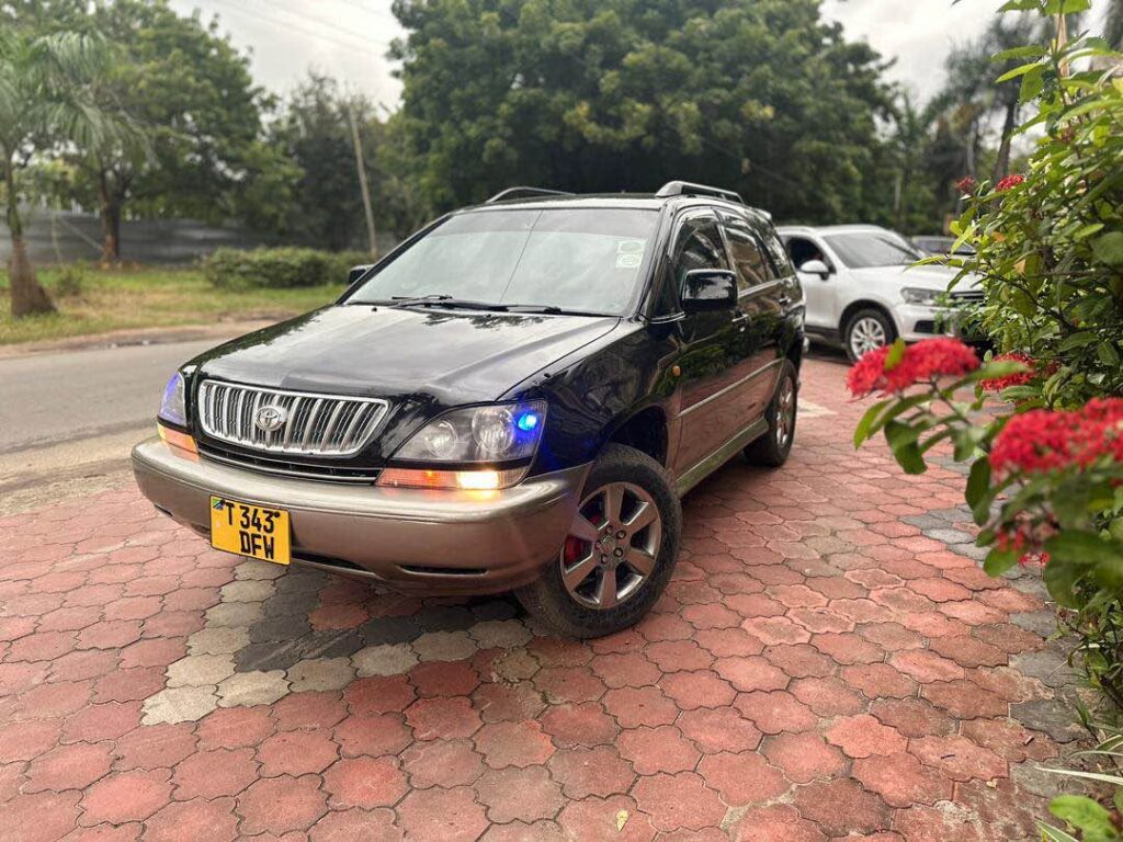 Toyota Harrier 2002 for Sale in Dar es Salaam