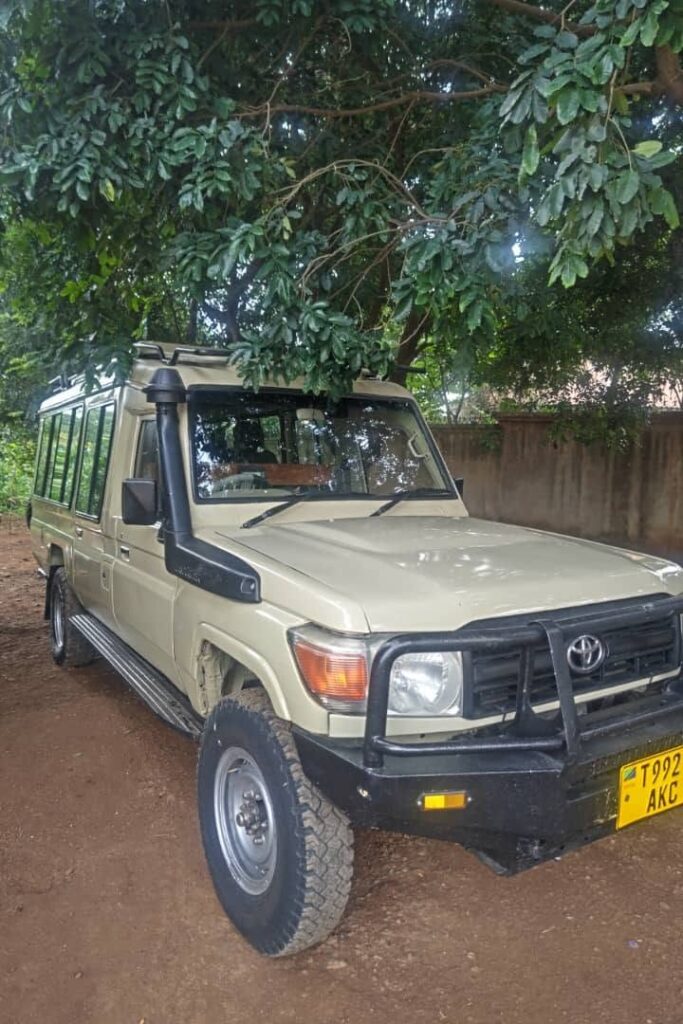 Magari Used Toyota Land Cruiser 70 Series 2000 Arusha Tanzania