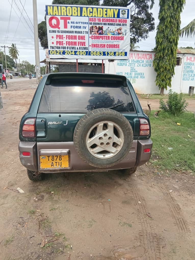 Toyota Rav4 2000 for Sale in Dar es Salaam