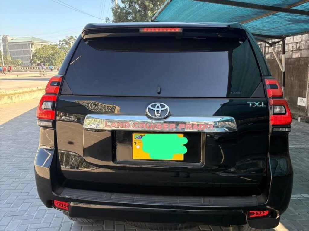 Toyota Land Cruiser Prado 2012 for Sale in Dar es Salaam