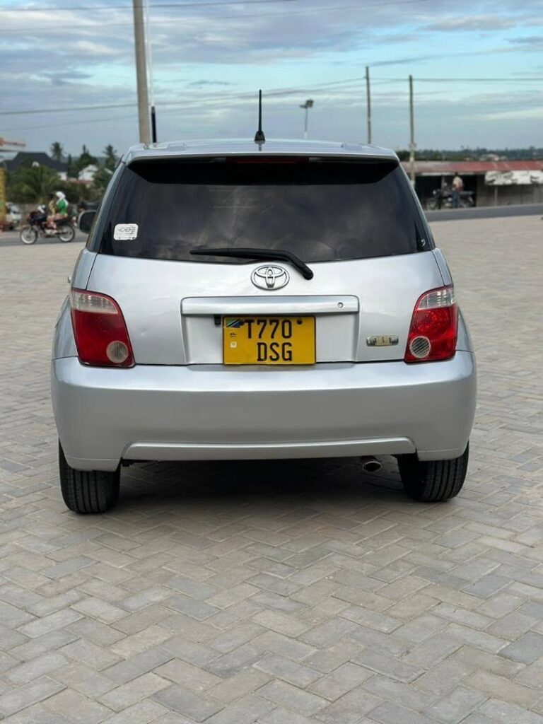 Price Toyota IST 2005 for Sale in Dar es Salaam