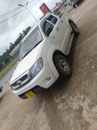 Bei Ya Toyota Hilux 2008 Sokoni Dar es Salaam Tanzania