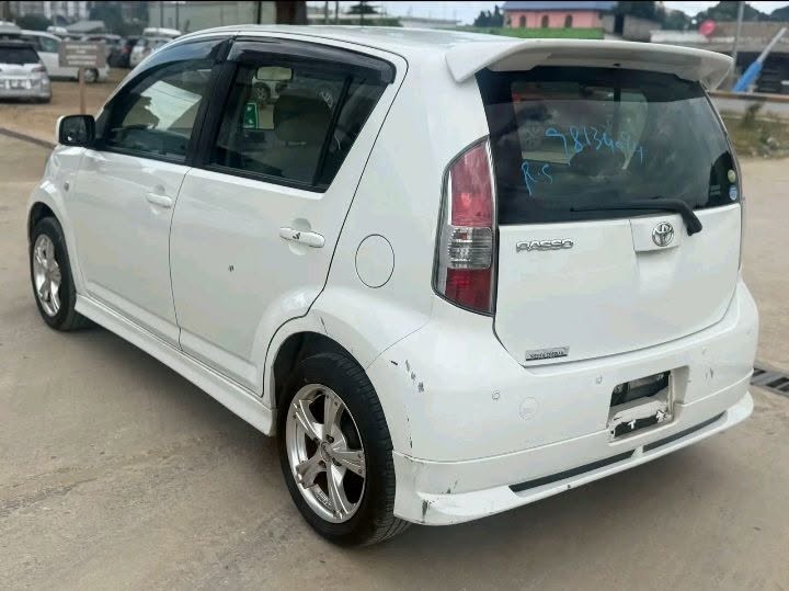 Toyota Passo bei poa sokoni Dar es Salaam Tanzania