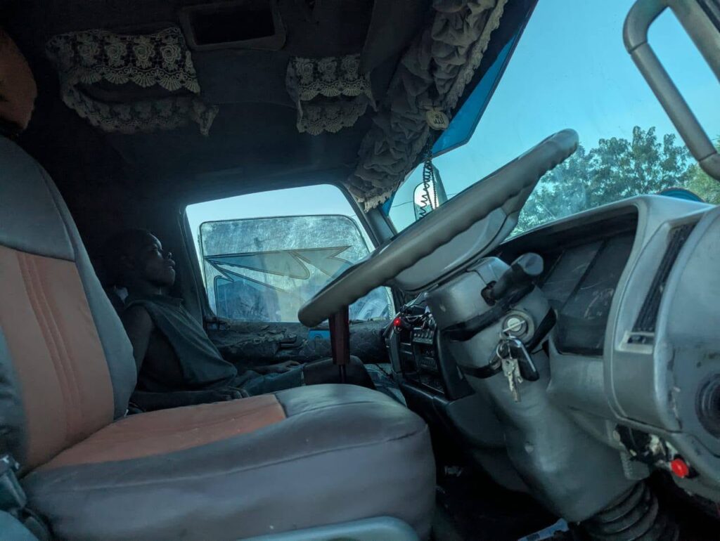 Magari Used Tipper 2000 Mwanza Tanzania
