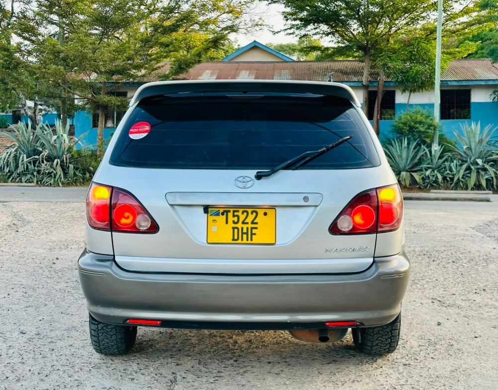 Toyota Harrier 2000 for Sale in Mwanza